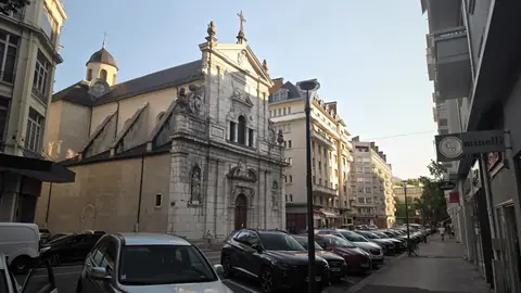 A baroque church front, caught on the way past.