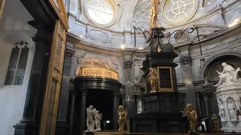 The dome above it, which is worth the crick in the neck.
