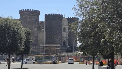 Castel Nuovo, five towers and a white marble arch.