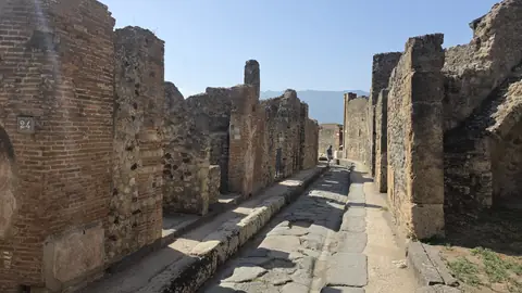 Pompeii, day 6, 10:25