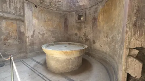 Pompeii, day 6, 11:44