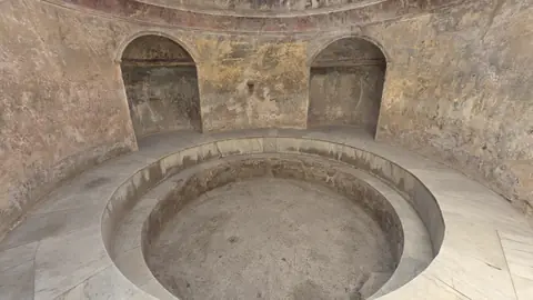 Pompeii, day 6, 11:47