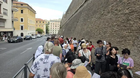 The queue along the wall, still going. Getting in early was the whole trick.