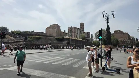 Across the junction, the Forum stacked up behind the traffic lights.