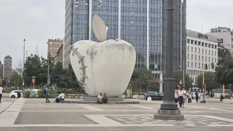 The big apple sculpture outside the station.